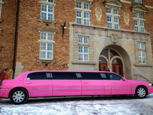 rosa limousine i malmö. student skola